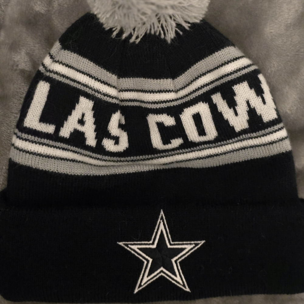 2fer🏈Dallas Cowboys Blue and Gray Pom-Pom Beanie! Like New! + Goodfellow & Co!